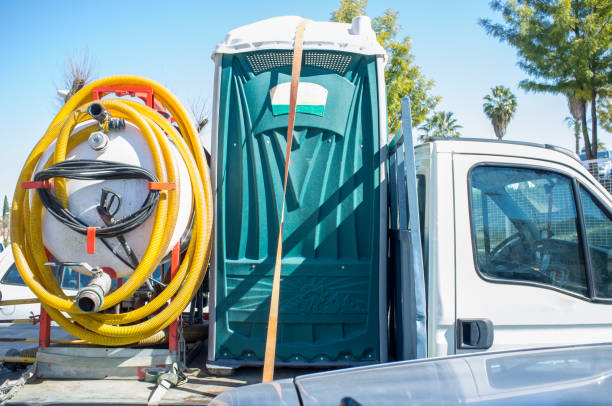 Porta potty delivery and setup in Mendon, IL